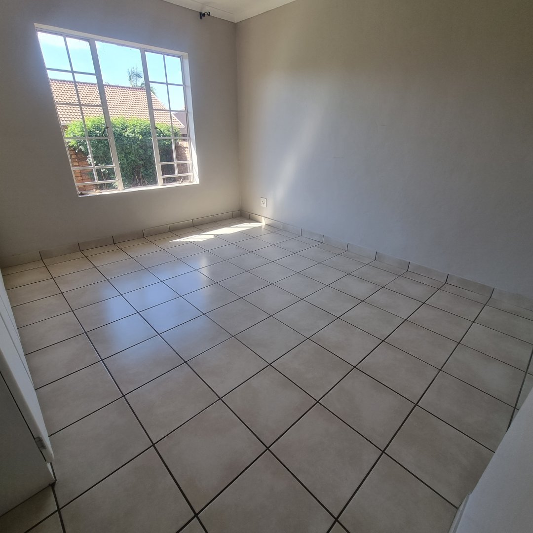 2 Bedroom Property for Sale in Amberfield Heights Gauteng