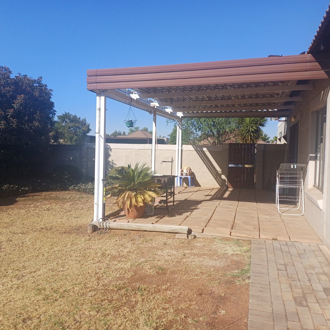 3 Bedroom Property for Sale in Heuwelsig Estate Gauteng