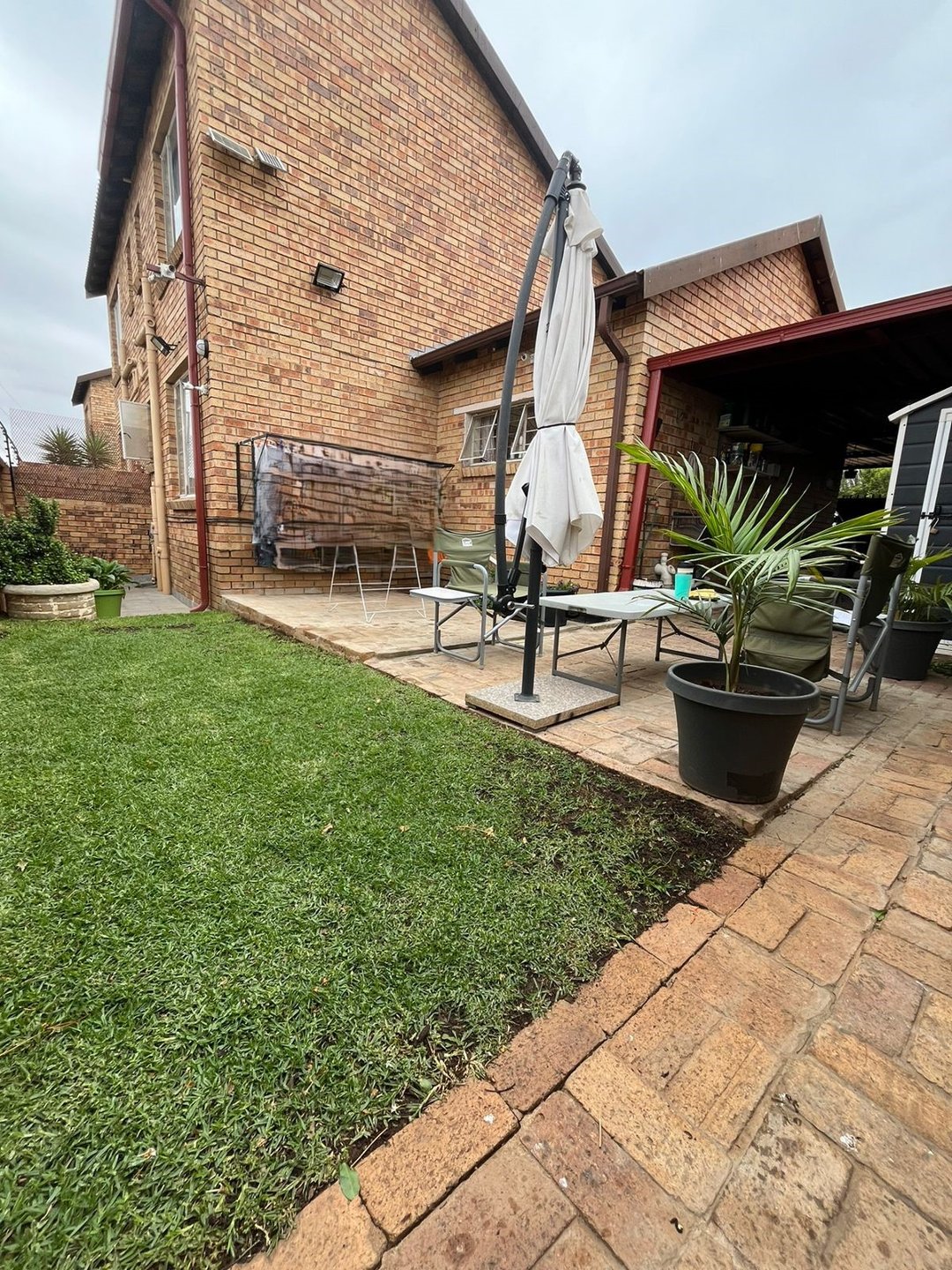 2 Bedroom Property for Sale in Rooihuiskraal North Gauteng