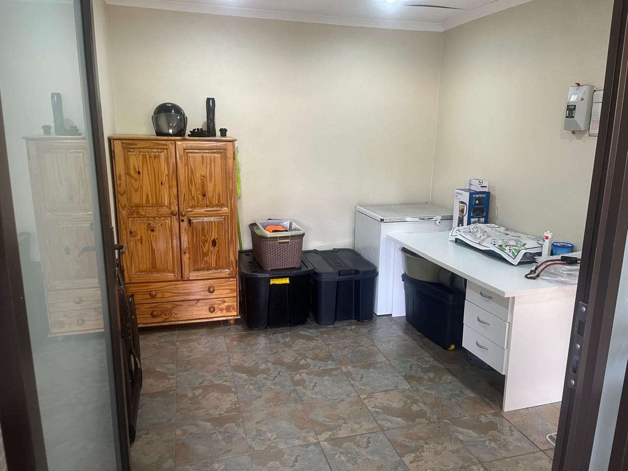 2 Bedroom Property for Sale in Rooihuiskraal North Gauteng