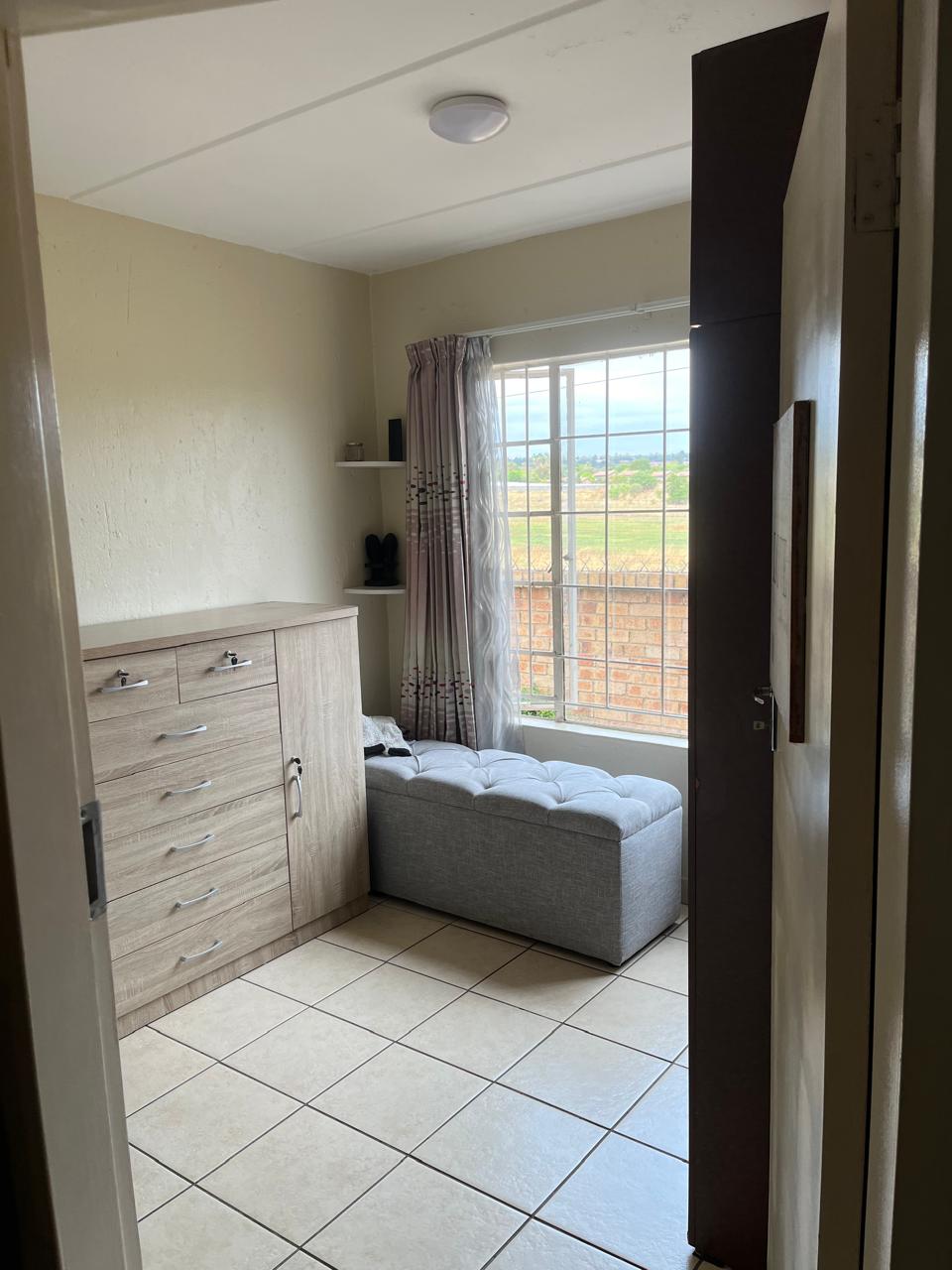 2 Bedroom Property for Sale in Rooihuiskraal North Gauteng