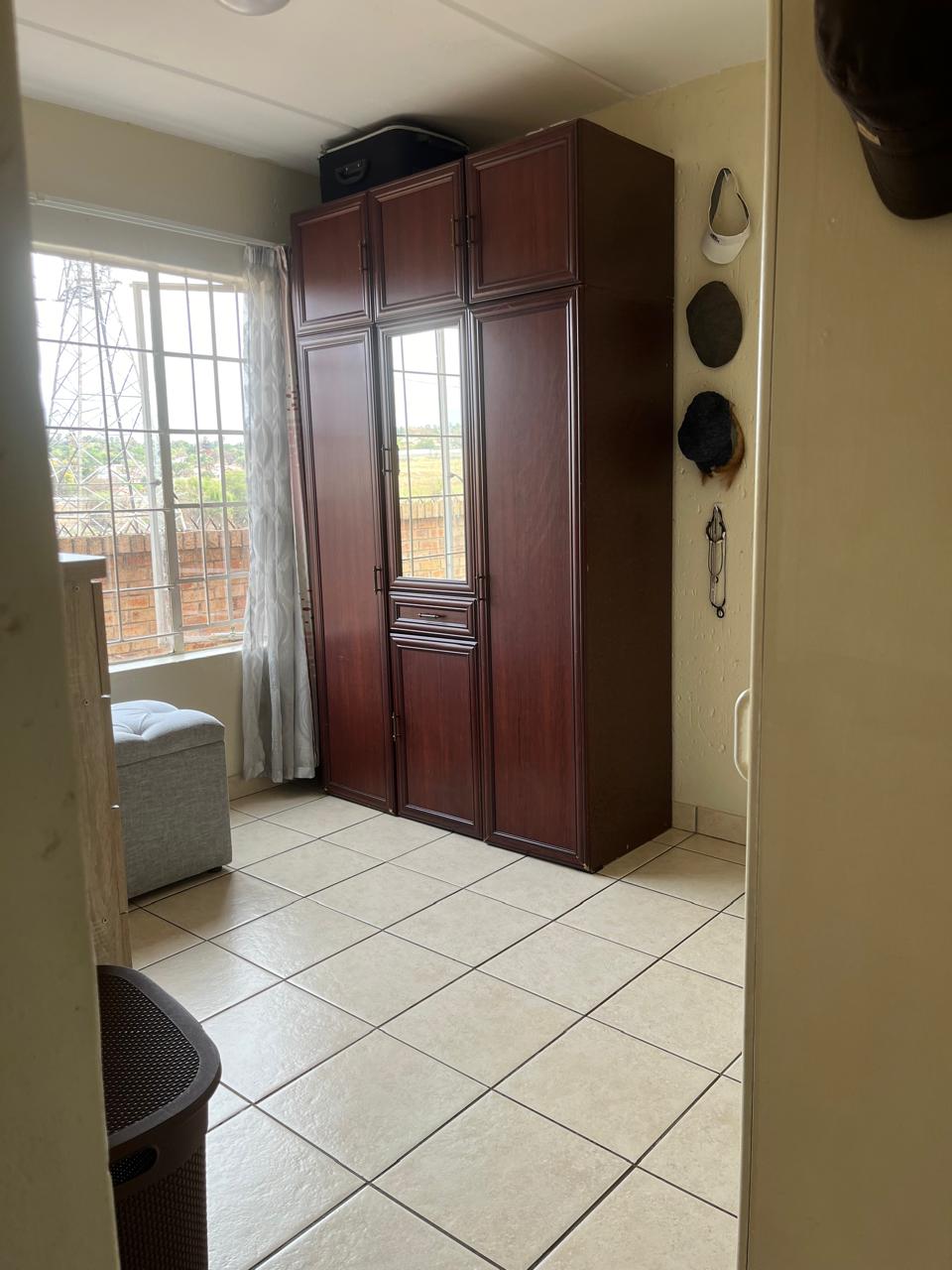 2 Bedroom Property for Sale in Rooihuiskraal North Gauteng