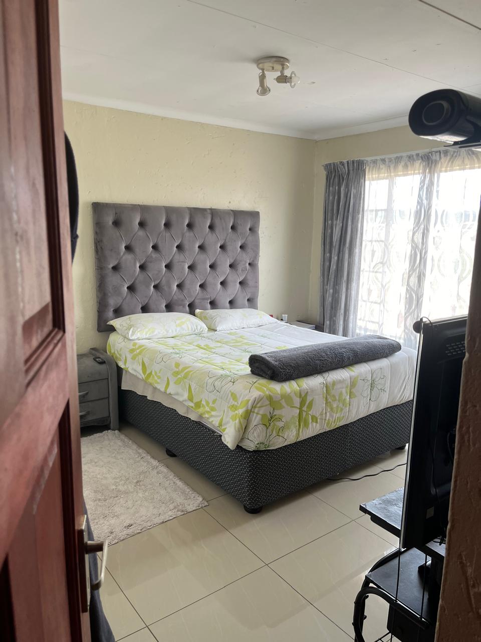 2 Bedroom Property for Sale in Rooihuiskraal North Gauteng