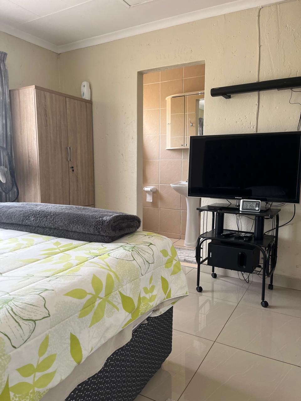 2 Bedroom Property for Sale in Rooihuiskraal North Gauteng