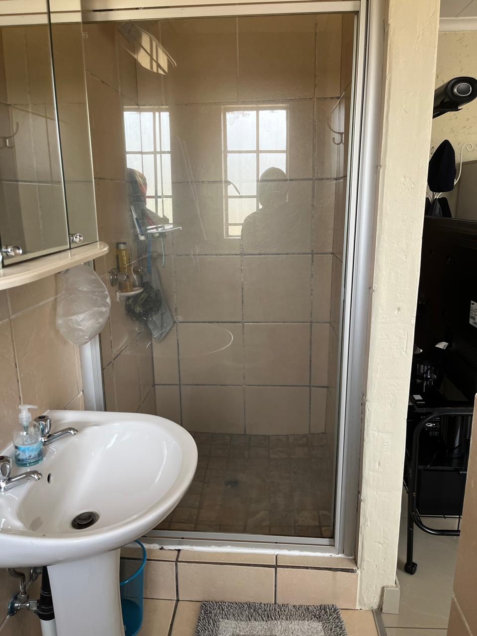 2 Bedroom Property for Sale in Rooihuiskraal North Gauteng