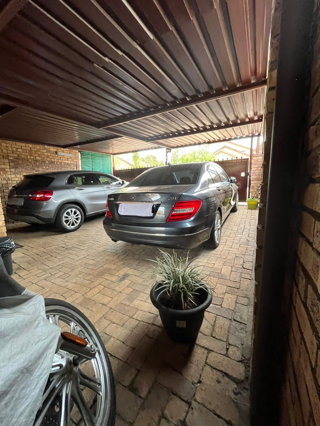 2 Bedroom Property for Sale in Rooihuiskraal North Gauteng