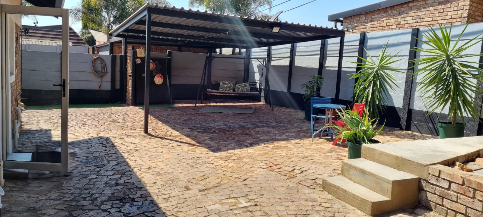 6 Bedroom Property for Sale in Rooihuiskraal Gauteng