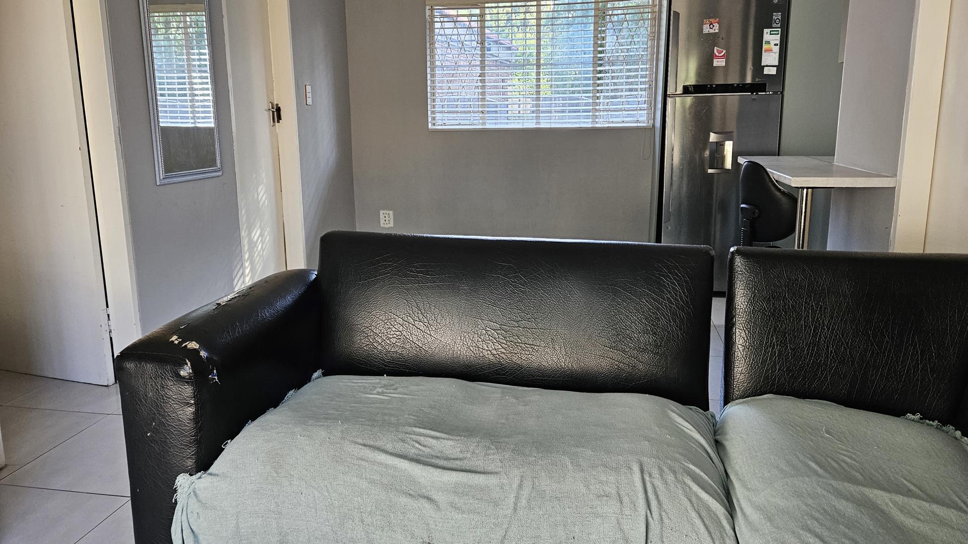 To Let 2 Bedroom Property for Rent in Crystal Park Gauteng