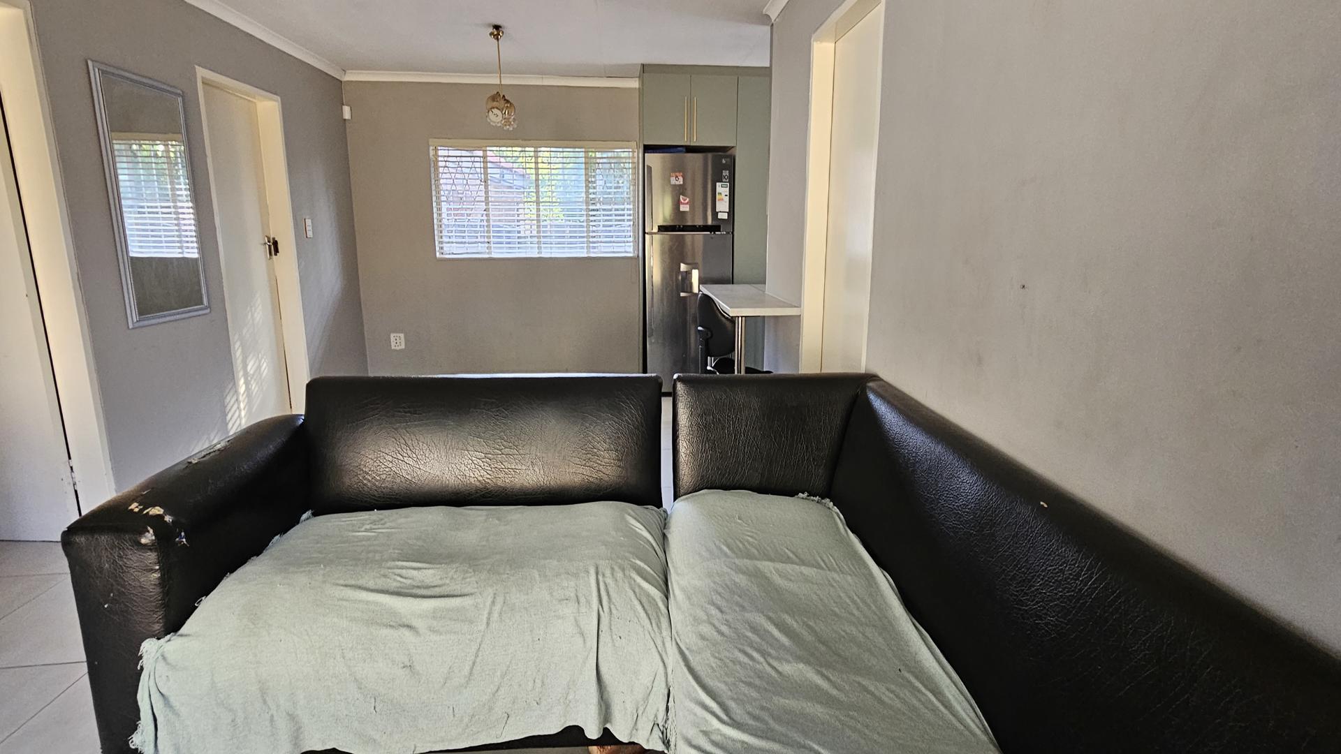 To Let 2 Bedroom Property for Rent in Crystal Park Gauteng