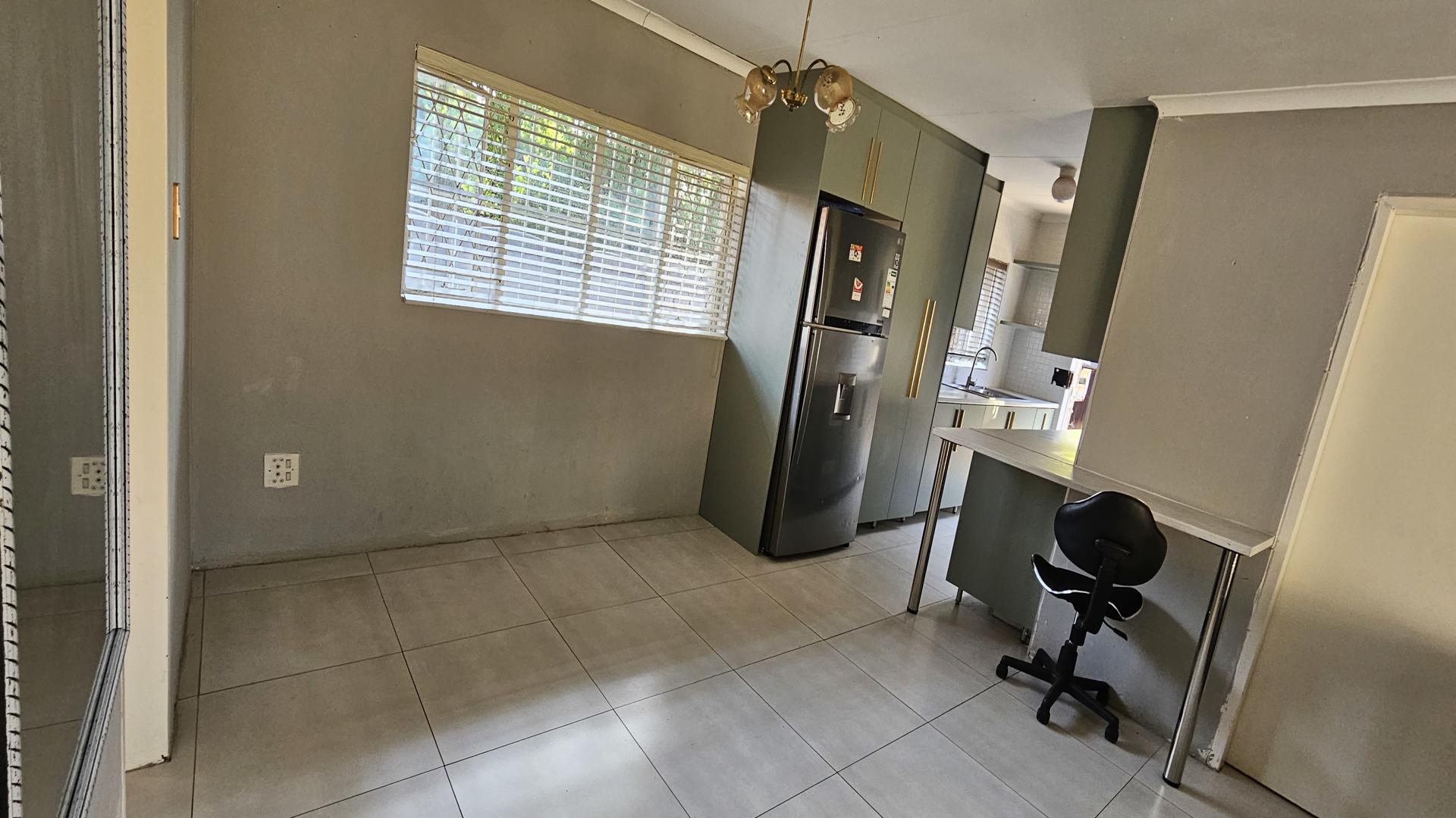 To Let 2 Bedroom Property for Rent in Crystal Park Gauteng