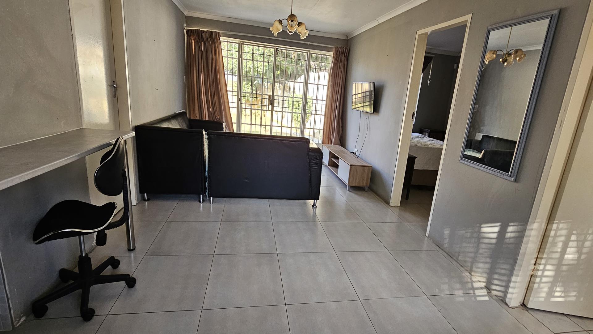 To Let 2 Bedroom Property for Rent in Crystal Park Gauteng