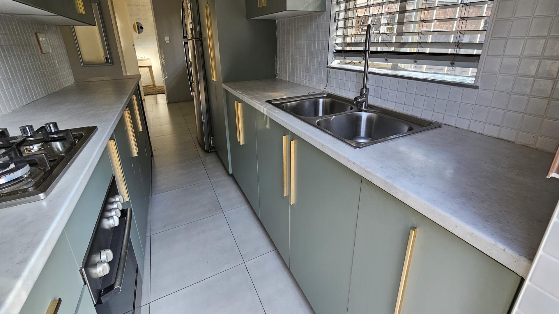 To Let 2 Bedroom Property for Rent in Crystal Park Gauteng