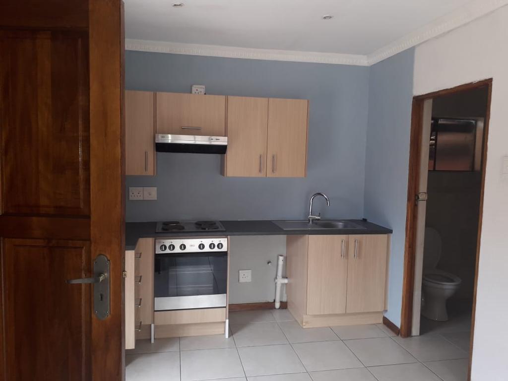 To Let 1 Bedroom Property for Rent in Glenvista Gauteng