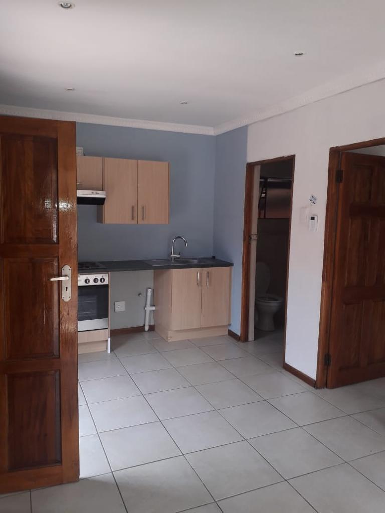 To Let 1 Bedroom Property for Rent in Glenvista Gauteng