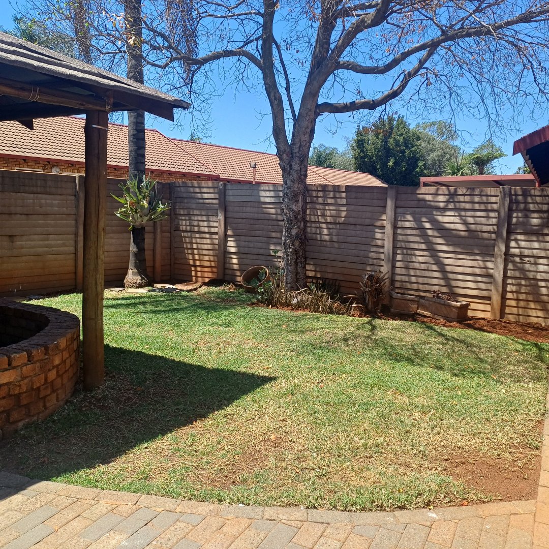 2 Bedroom Property for Sale in Pierre Van Ryneveld Gauteng