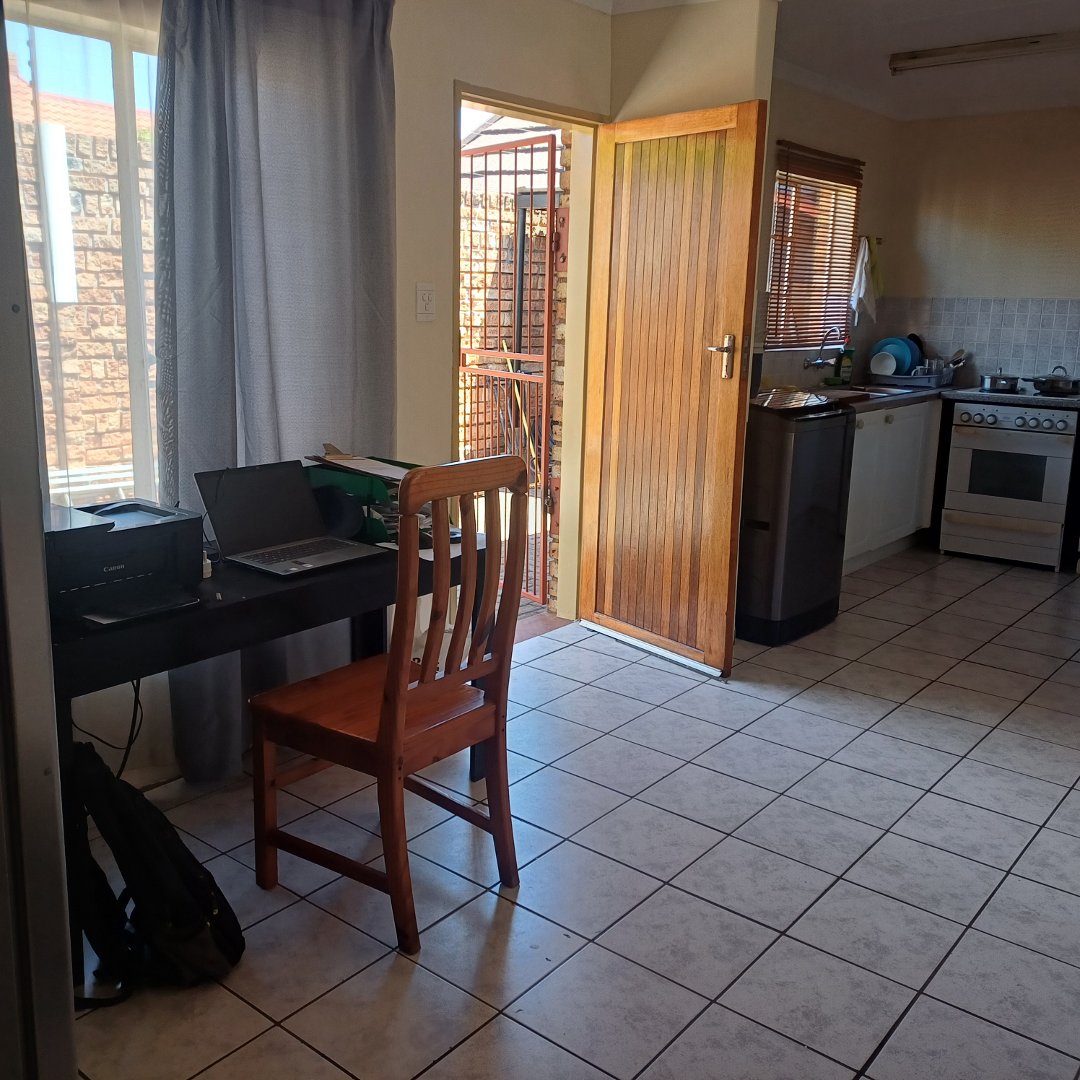 2 Bedroom Property for Sale in Pierre Van Ryneveld Gauteng