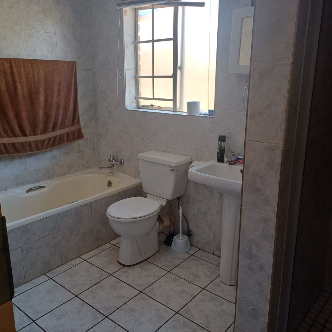 2 Bedroom Property for Sale in Pierre Van Ryneveld Gauteng