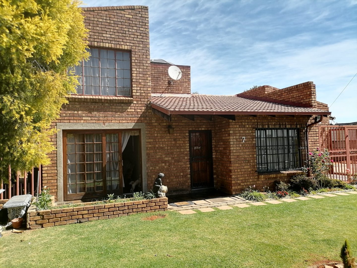 3 Bedroom Property for Sale in Windmill Park Gauteng