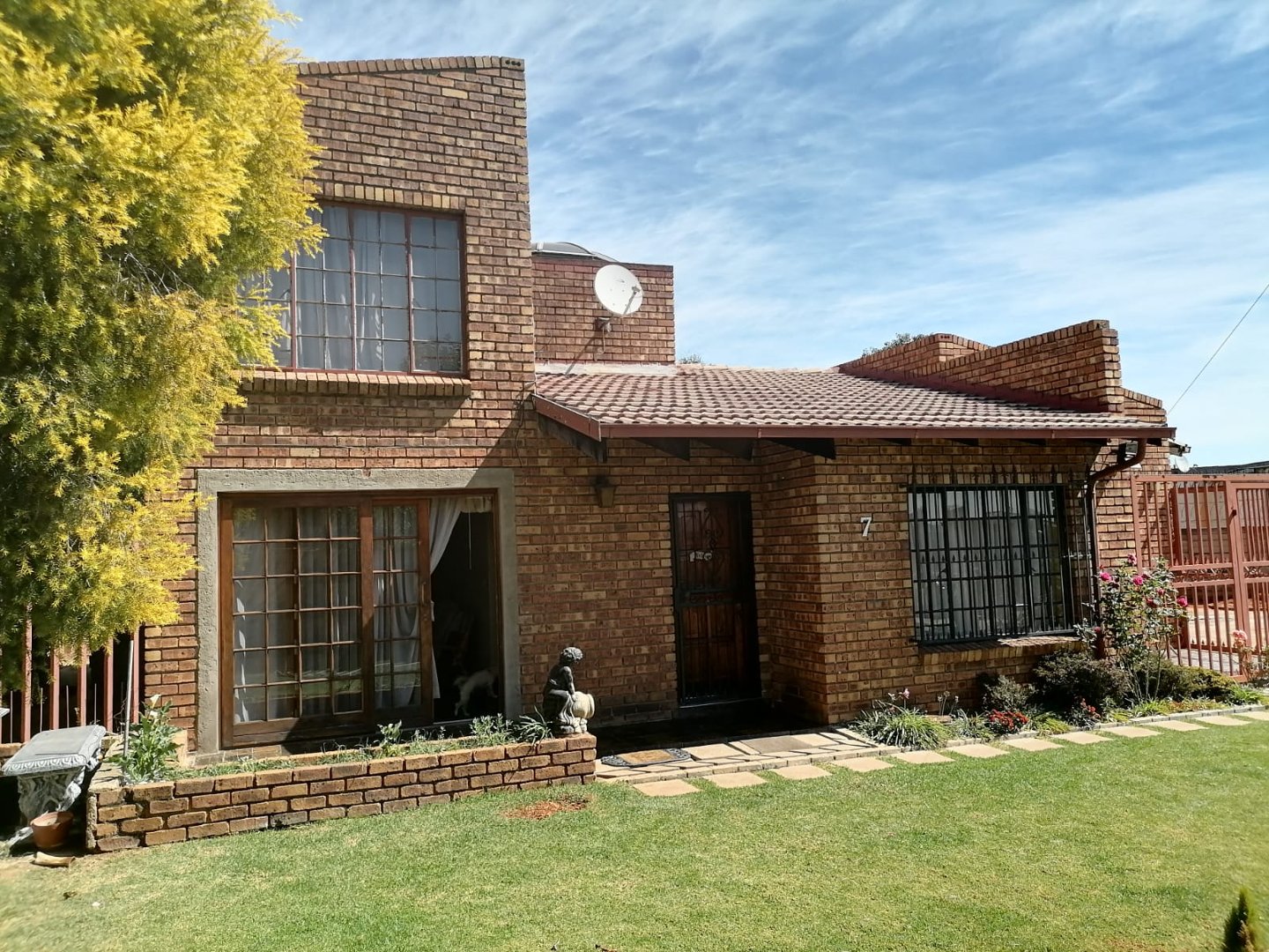 3 Bedroom Property for Sale in Windmill Park Gauteng