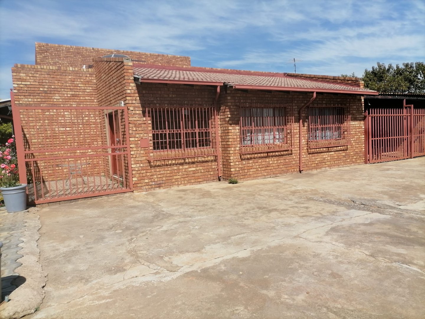 3 Bedroom Property for Sale in Windmill Park Gauteng