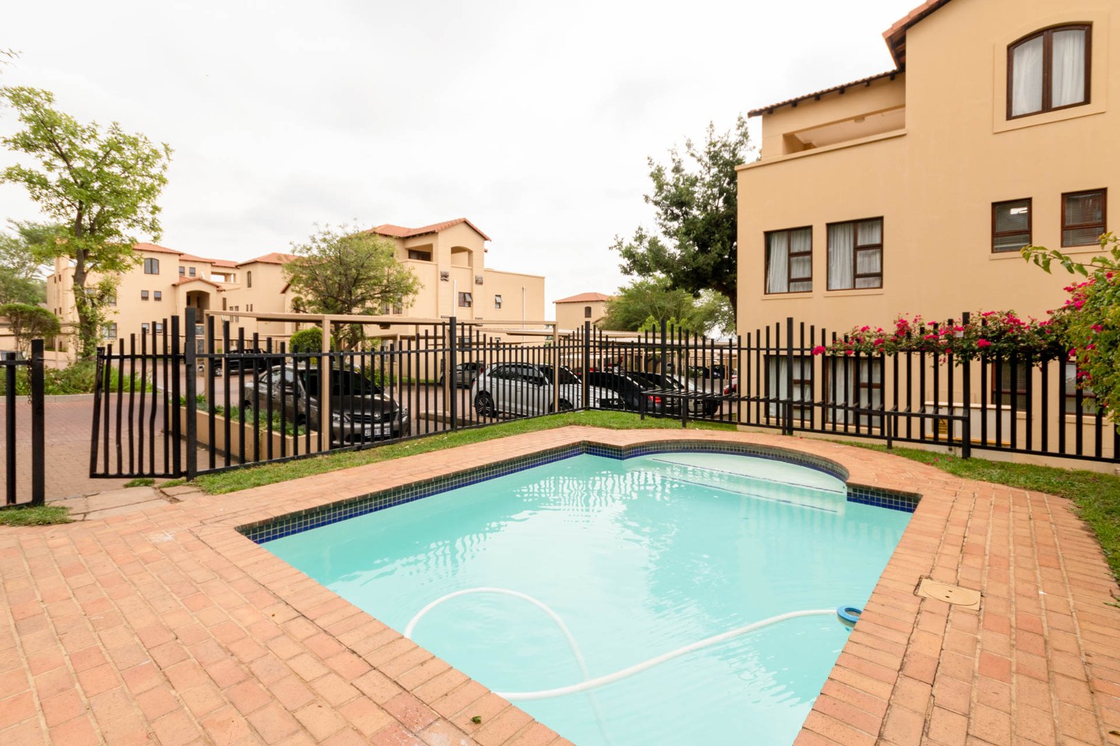 2 Bedroom Property for Sale in Erand Gardens Gauteng