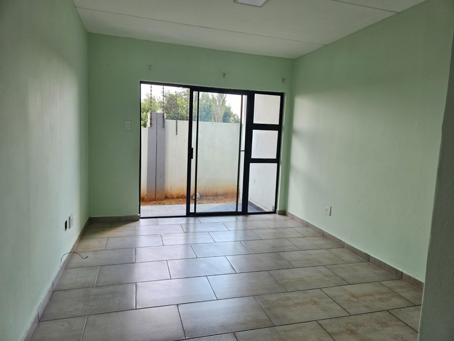 2 Bedroom Property for Sale in Witpoortjie Gauteng