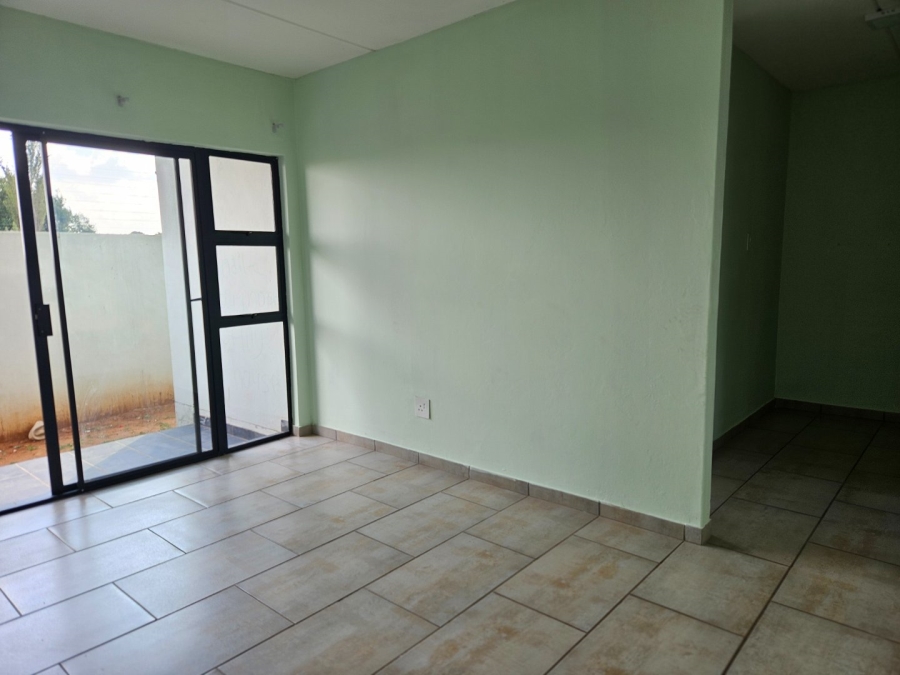 2 Bedroom Property for Sale in Witpoortjie Gauteng