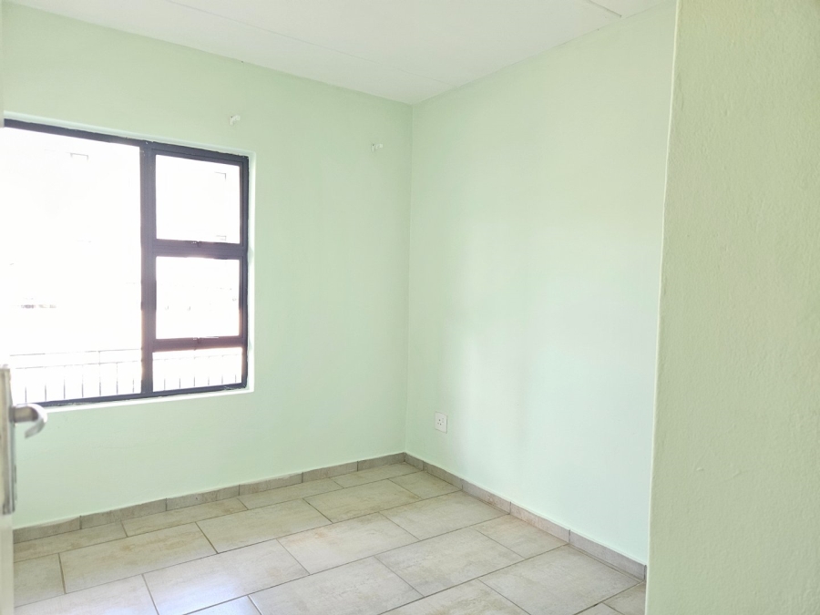 2 Bedroom Property for Sale in Witpoortjie Gauteng