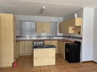 To Let 1 Bedroom Property for Rent in Die Hoewes Gauteng