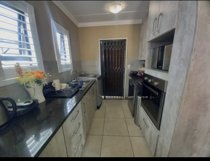 To Let 3 Bedroom Property for Rent in Amberfield Gauteng