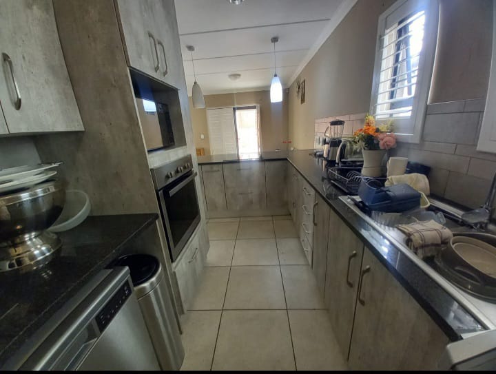 To Let 3 Bedroom Property for Rent in Amberfield Gauteng