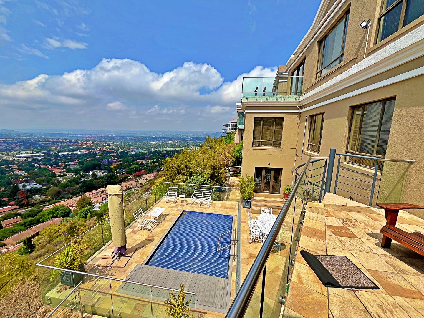 6 Bedroom Property for Sale in Constantia Kloof Gauteng