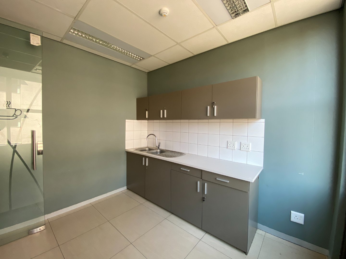 To Let commercial Property for Rent in Ashlea Gardens Gauteng