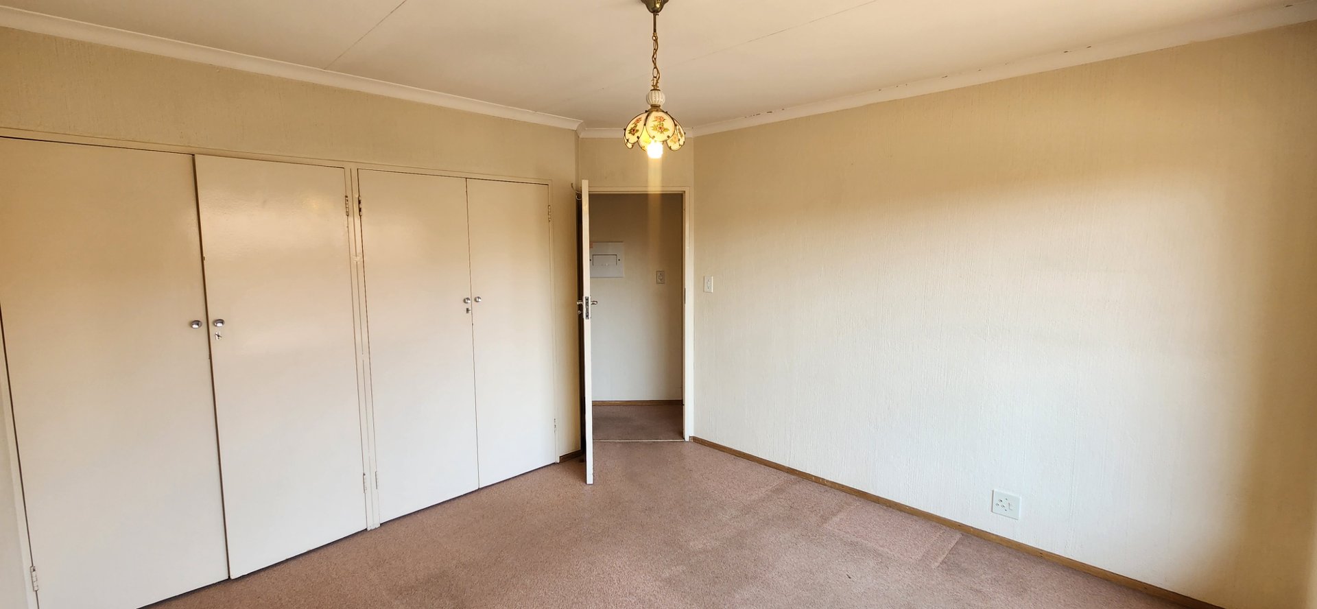 2 Bedroom Property for Sale in Die Hoewes Gauteng