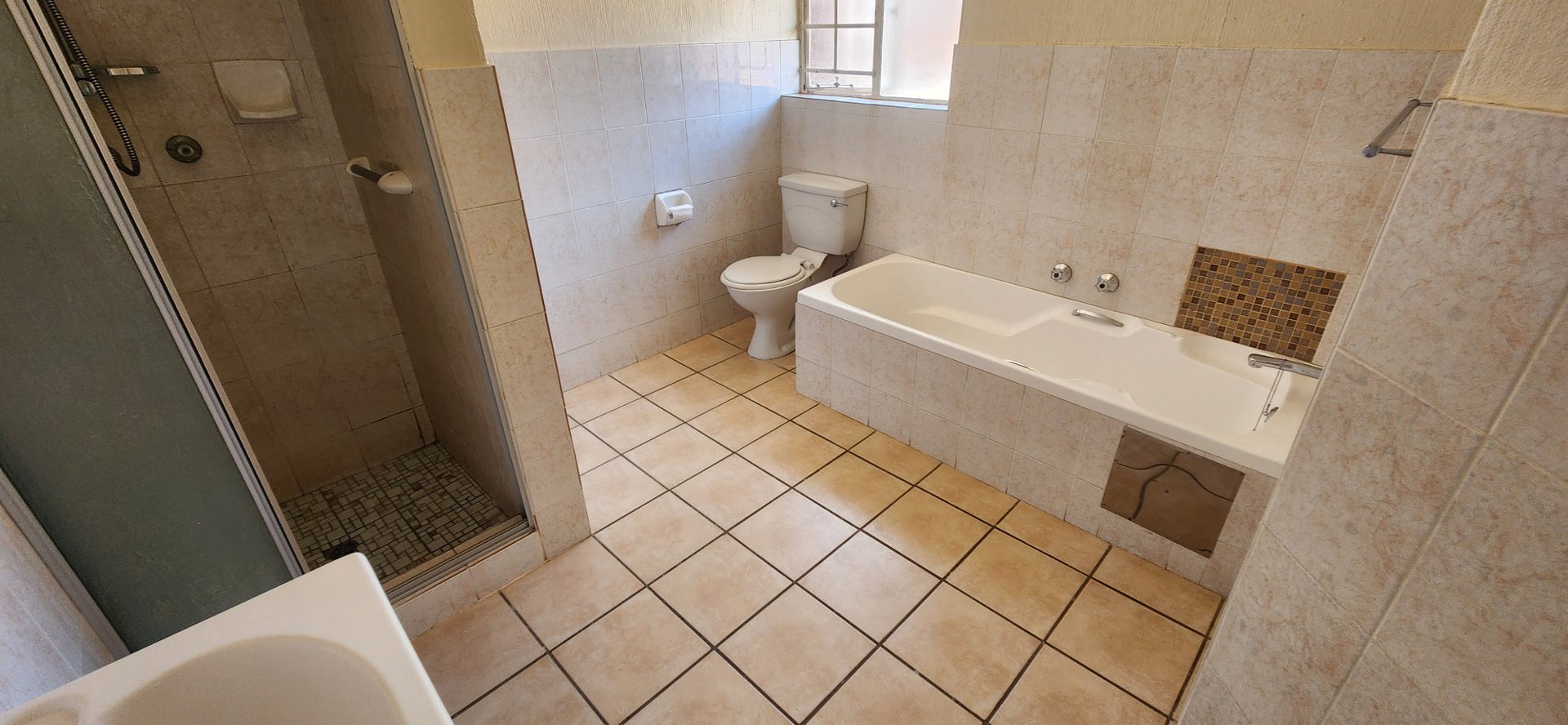 2 Bedroom Property for Sale in Die Hoewes Gauteng