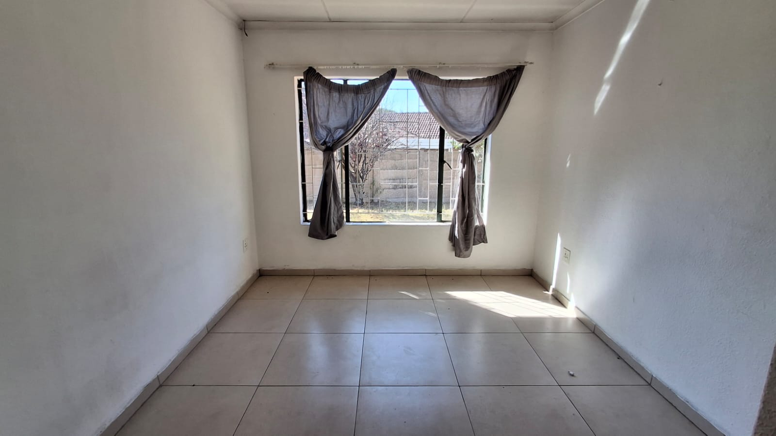 2 Bedroom Property for Sale in The Reeds Gauteng