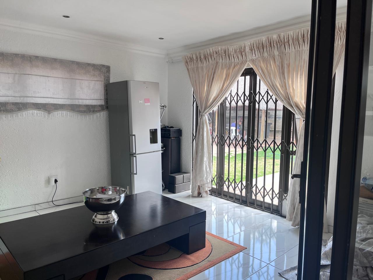 4 Bedroom Property for Sale in Glenanda Gauteng