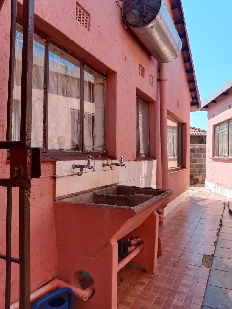 3 Bedroom Property for Sale in Pimville Zone 2 Gauteng