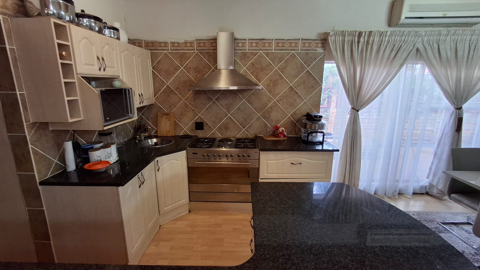 5 Bedroom Property for Sale in Dorandia Gauteng