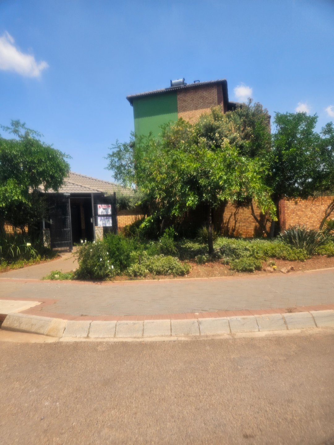 2 Bedroom Property for Sale in Montana Tuine Gauteng