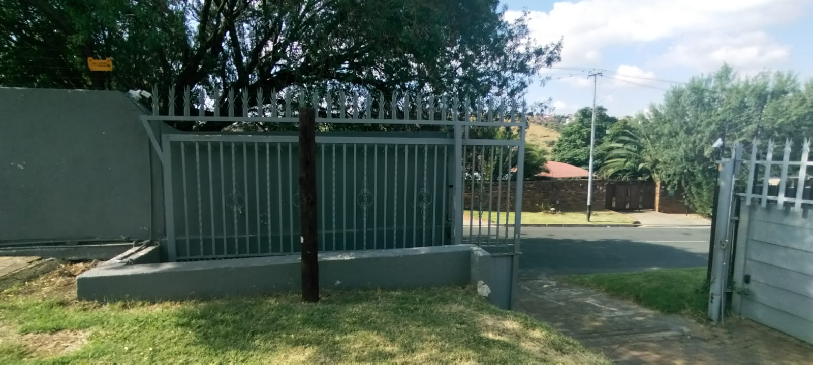 To Let commercial Property for Rent in Mondeor Gauteng