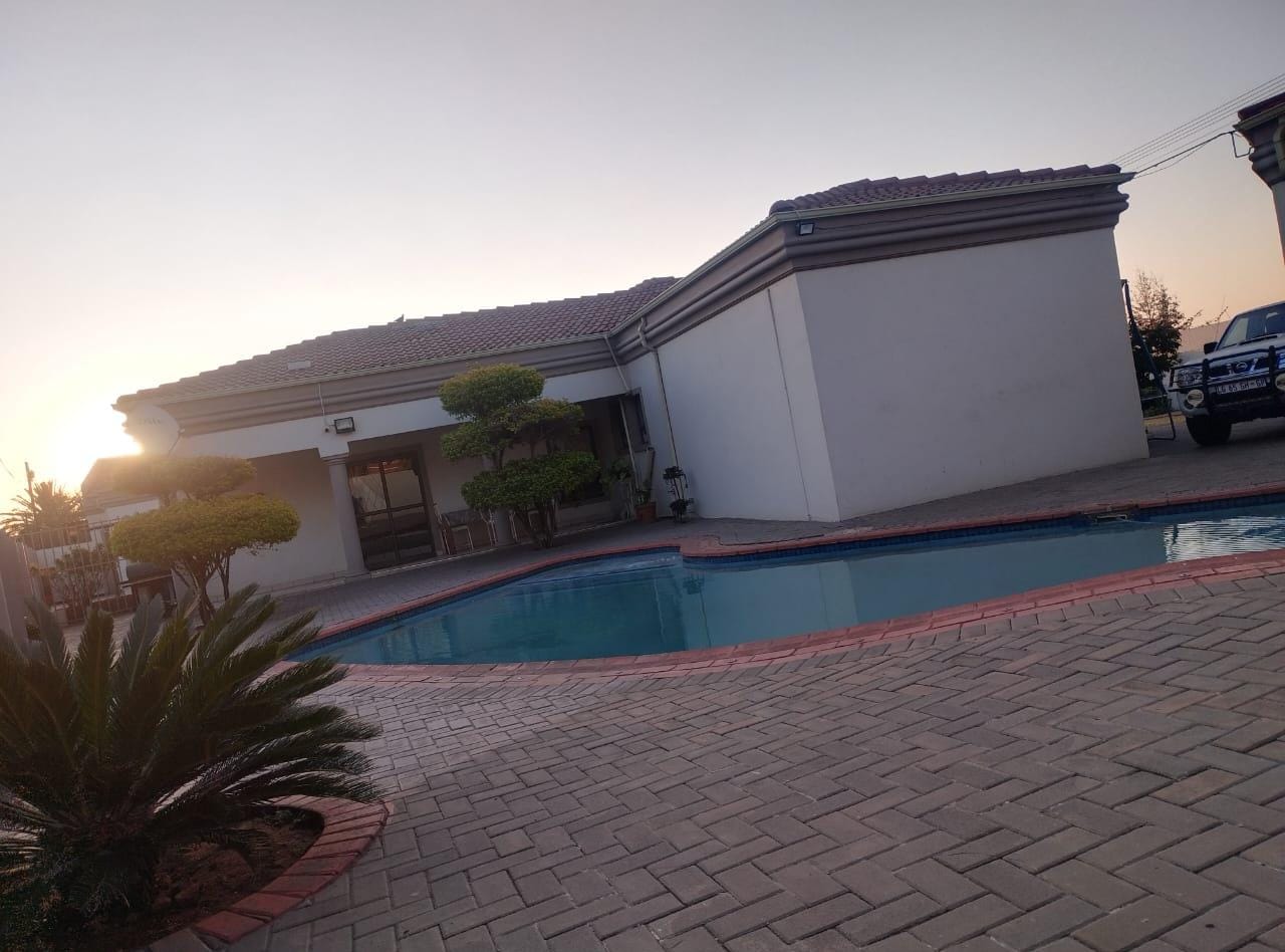 5 Bedroom Property for Sale in Leondale Gauteng