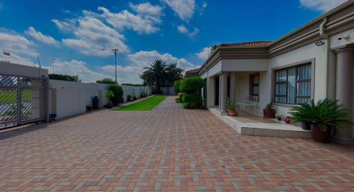 5 Bedroom Property for Sale in Leondale Gauteng