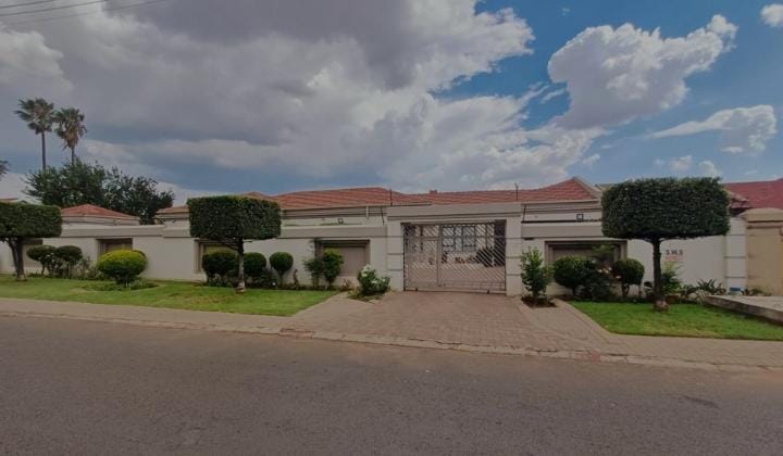 5 Bedroom Property for Sale in Leondale Gauteng