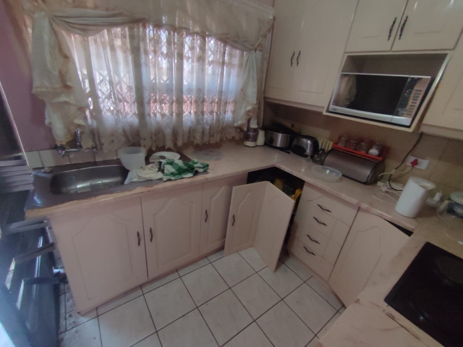 2 Bedroom Property for Sale in Daveyton Gauteng