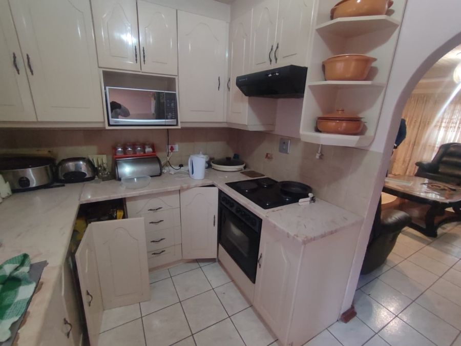 2 Bedroom Property for Sale in Daveyton Gauteng