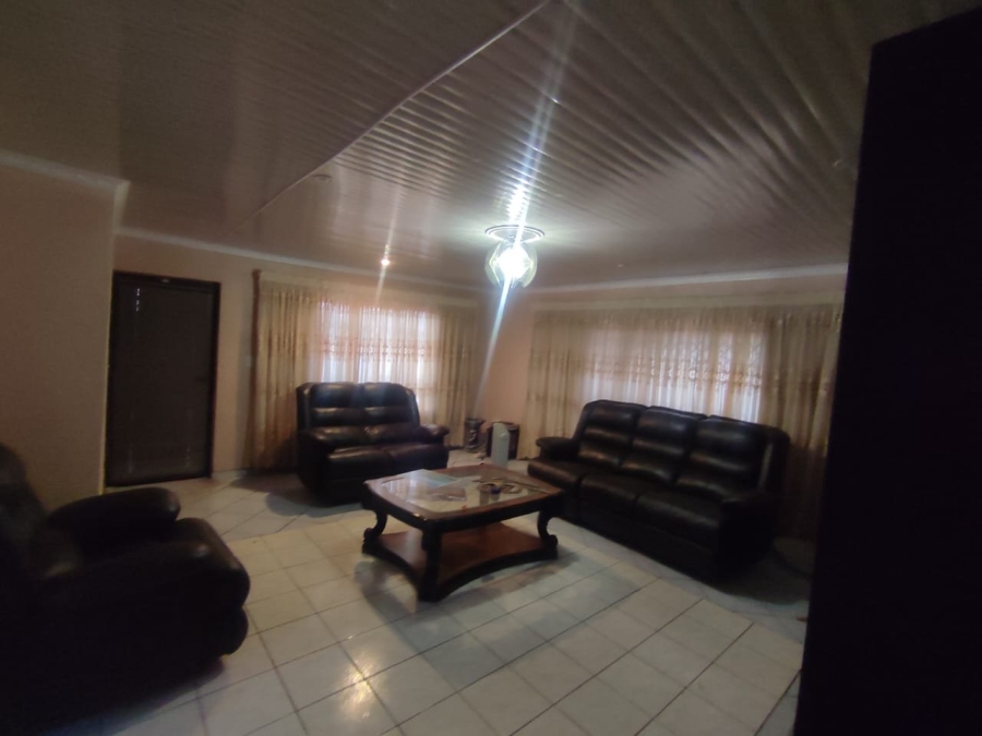 2 Bedroom Property for Sale in Daveyton Gauteng