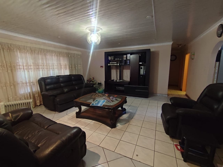 2 Bedroom Property for Sale in Daveyton Gauteng