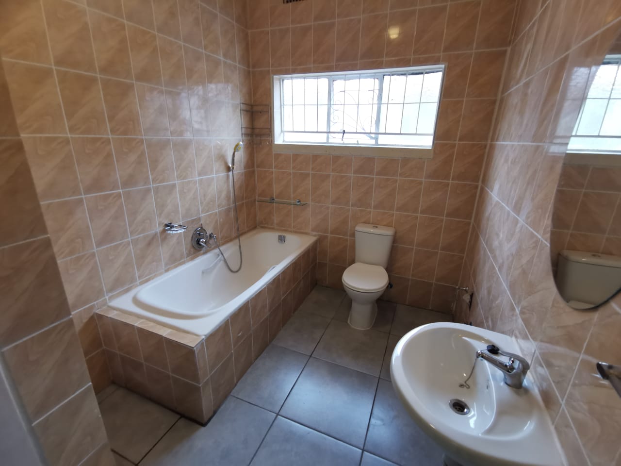 To Let 3 Bedroom Property for Rent in Rewlatch Gauteng