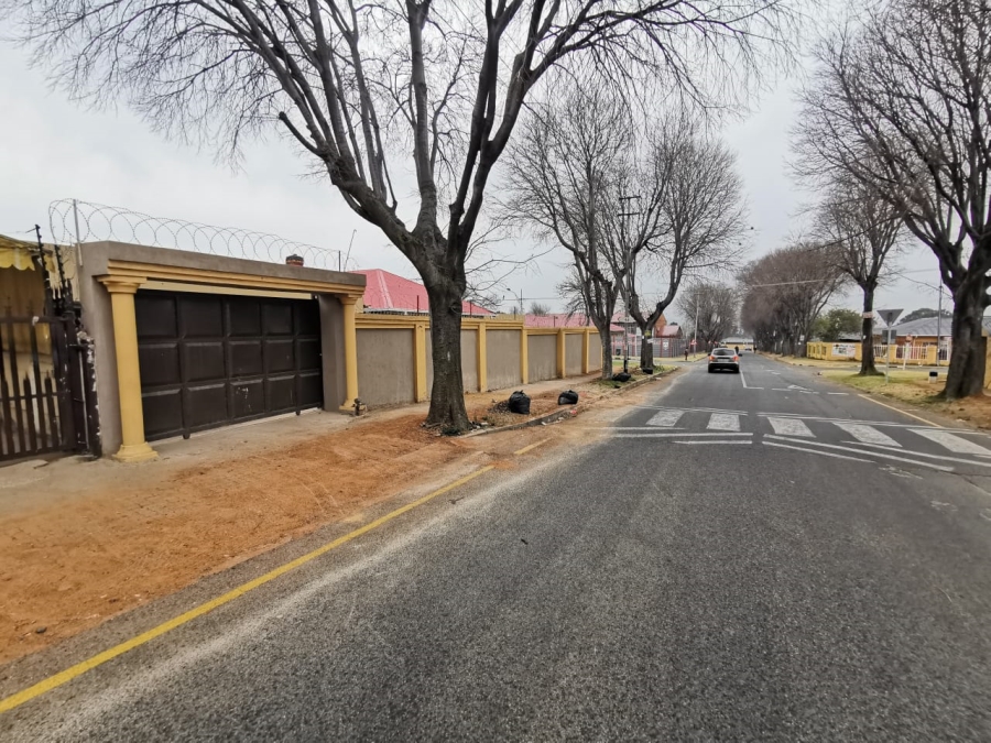 To Let 3 Bedroom Property for Rent in Rewlatch Gauteng